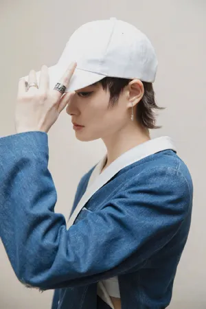 李宇春街头潮酷运动风写真图片_7