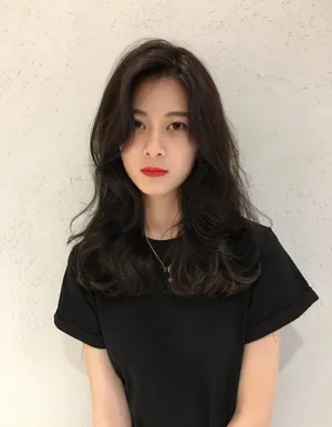 赵昭仪卷发清爽甜酷写真图片_4