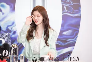 鞠婧祎仙气甜美品牌活动图片_3
