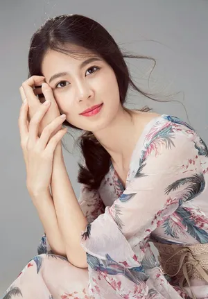 赵昭仪印花裙唯美写真图片_3