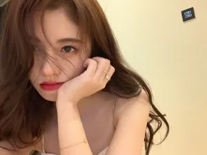 鞠婧祎妩媚性感自拍照图片_2