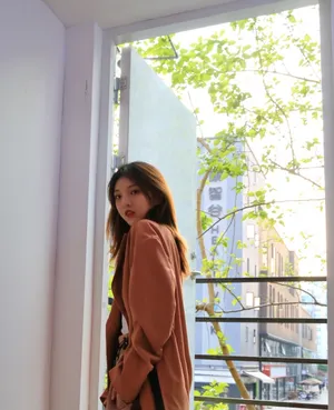 强东玥清爽灵动写真图片