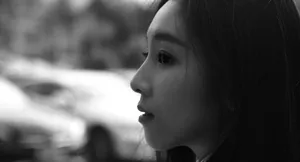 葛施敏墨绿色吊带裙性感写真图片_2