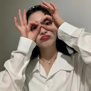 周洁琼可爱俏皮自拍图片_3