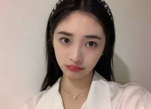 周洁琼可爱俏皮自拍图片_5
