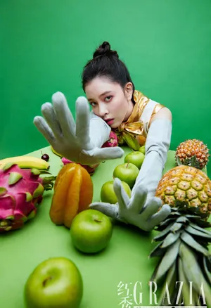 宋妍霏性感水果封面大片写真图片_3