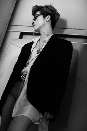 鹿晗摩登酷帅杂志写真花絮图片_7