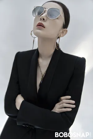 娜扎西装干练酷美写真图片_7