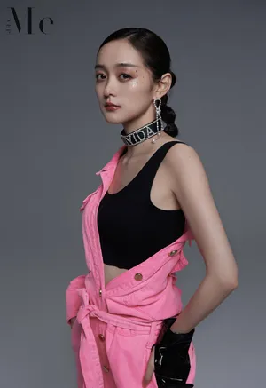 何泓姗时尚甜酷写真图片_11