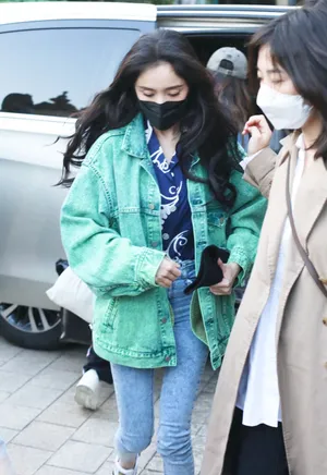 杨幂波浪卷街拍私服照图片_6