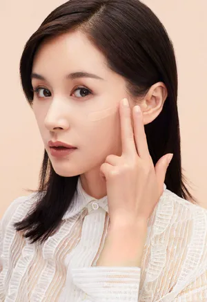 王子文烈焰红唇性感写真图片_3