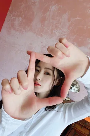 张天爱性感露脐装写真图片