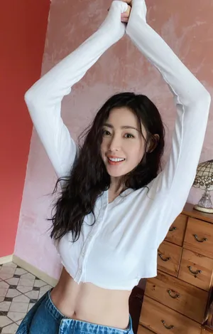 张天爱性感露脐装写真图片_4