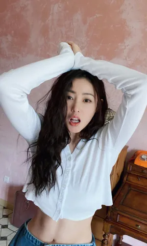 张天爱性感露脐装写真图片_7