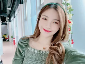 许杨玉琢自拍照图片