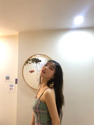 许杨玉琢格子吊带裙性感图片_1