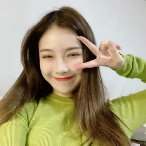 许杨玉琢牛油果上衣甜美自拍照图片_6