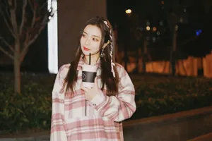 许杨玉琢粉色衬衣超美生活照图片_10