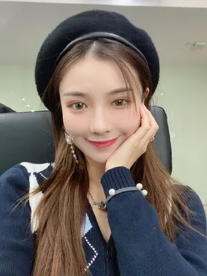 许杨玉琢小清新毛衣甜美照片_10