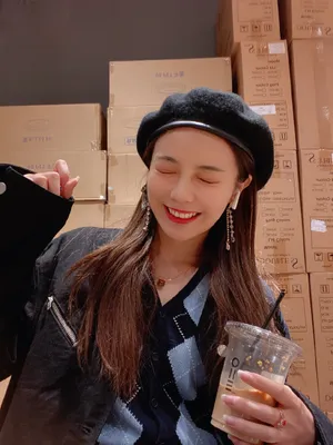 许杨玉琢小清新毛衣甜美照片_11