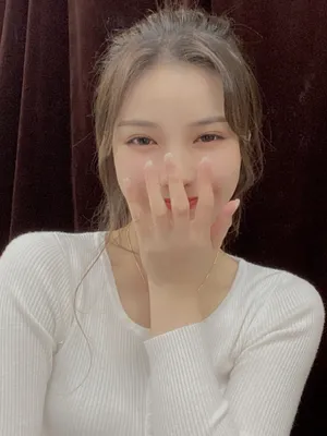 许杨玉琢贴身毛衣性感自拍照图片_8