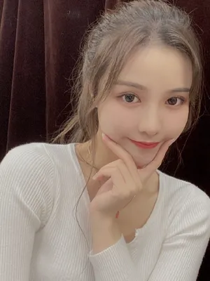 许杨玉琢贴身毛衣性感自拍照图片_9
