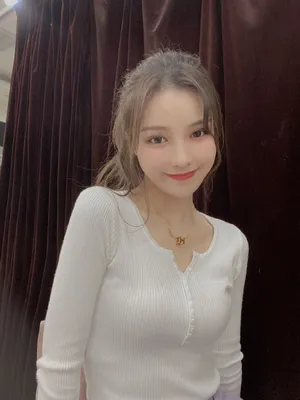 许杨玉琢贴身毛衣性感自拍照图片_10