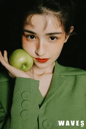 哈妮克孜性感靓丽写真图片_12