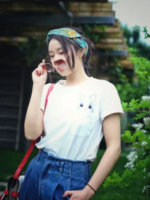 高叶休闲小清新写真图片