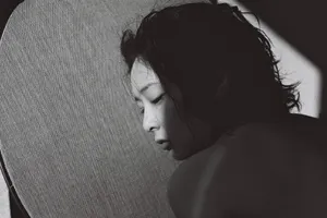 高叶慵懒黑白写真图片_8
