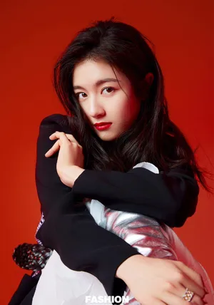 李兰迪烈焰红唇性感写真图片_2