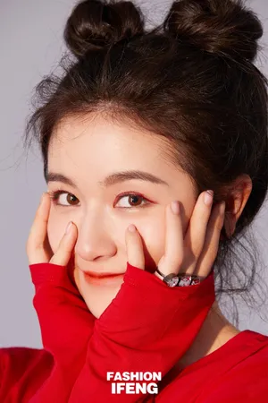 李兰迪烈焰红唇性感写真图片_5