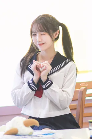 许杨玉琢海军制服性感迷人写真