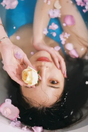 许杨玉琢复古胶片风性感写真_6