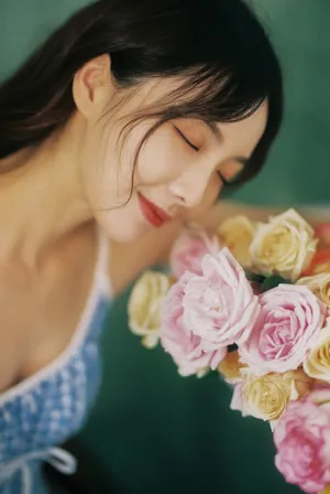 许杨玉琢复古胶片风性感写真_14