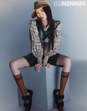 孟美岐黑长发时尚大片写真图片_6