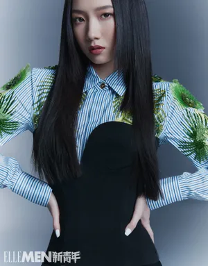 孟美岐黑长发时尚大片写真图片_10