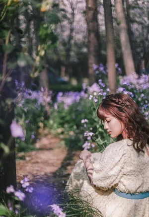 李艺彤花海甜美写真图片_2