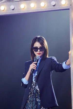 刘涛酷美个性舞台照图片_5