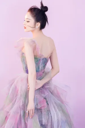 古力娜扎粉色纱裙唯美写真图片_4