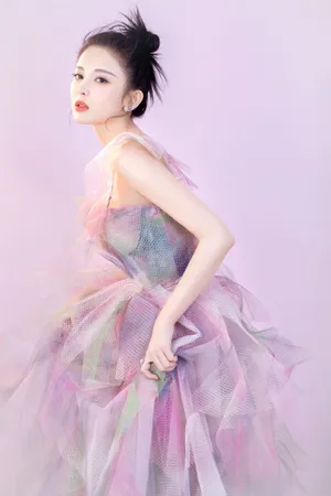 古力娜扎粉色纱裙唯美写真图片_12