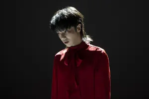 华晨宇斗牛MV帅气写真图片_5
