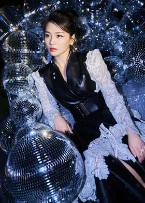 刘涛黑裙性感优雅写真图片_4