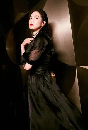 宋茜黑纱裙性感写真图片_3
