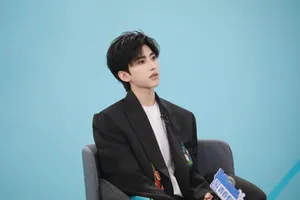 蔡徐坤青春有你2帅气造型图片_1