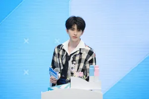 蔡徐坤青春有你2帅气造型图片_4