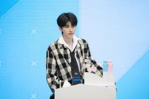 蔡徐坤青春有你2帅气造型图片_6