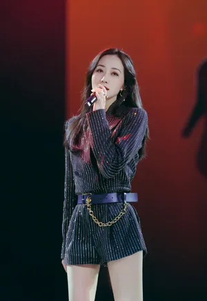 韩雪修长美腿性感舞台照图片