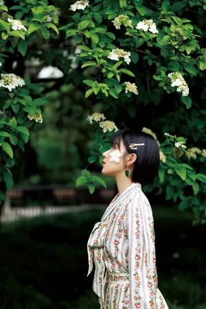阚清子碎花裙文艺写真图片