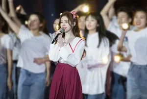 鞠婧祎蝴蝶结性感甜美写真图片_7